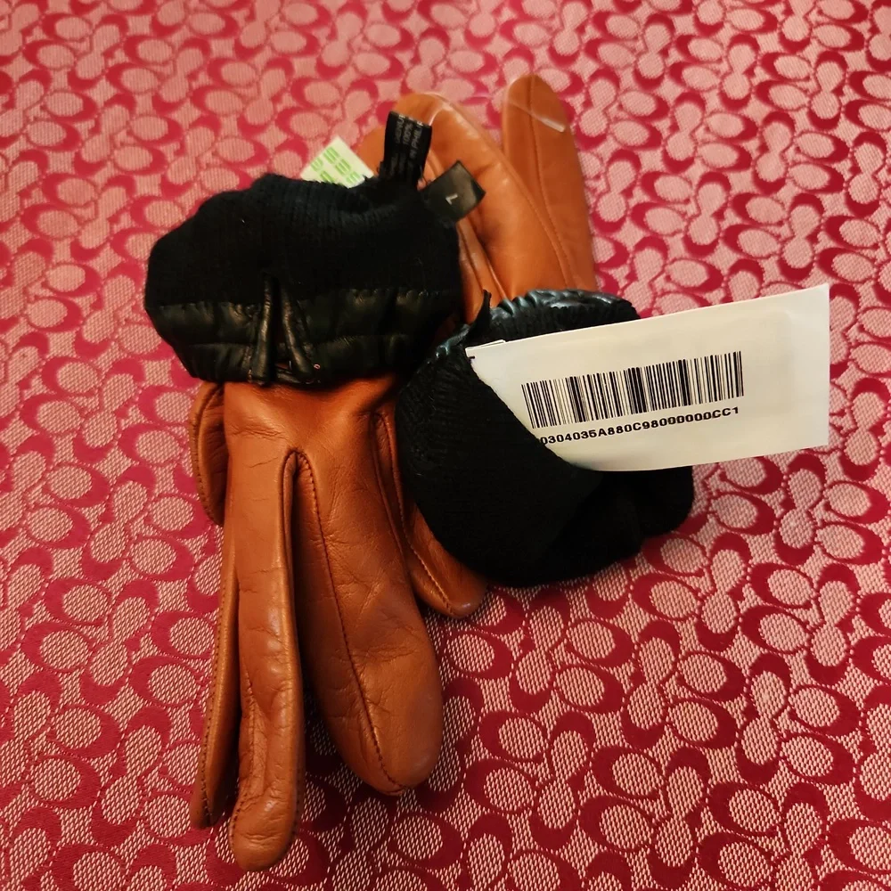 Coach Gloves - Picture 3 of 6